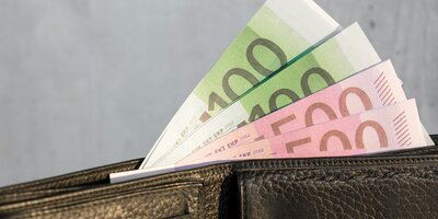 Geldschein in einer Brieftasche 